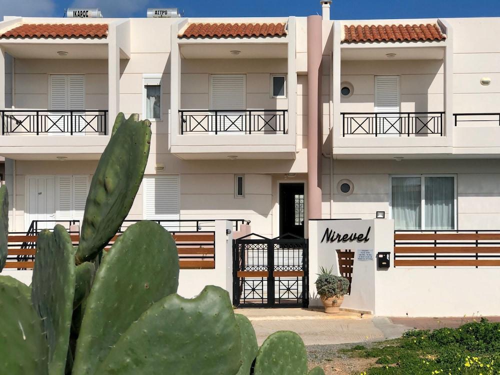 Nirevel Apartments กูเวส ภายนอก รูปภาพ